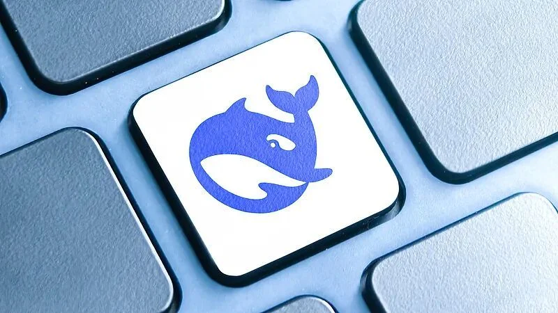 DeepSeek 代码工程智能审查与多场景任务重构可视化图